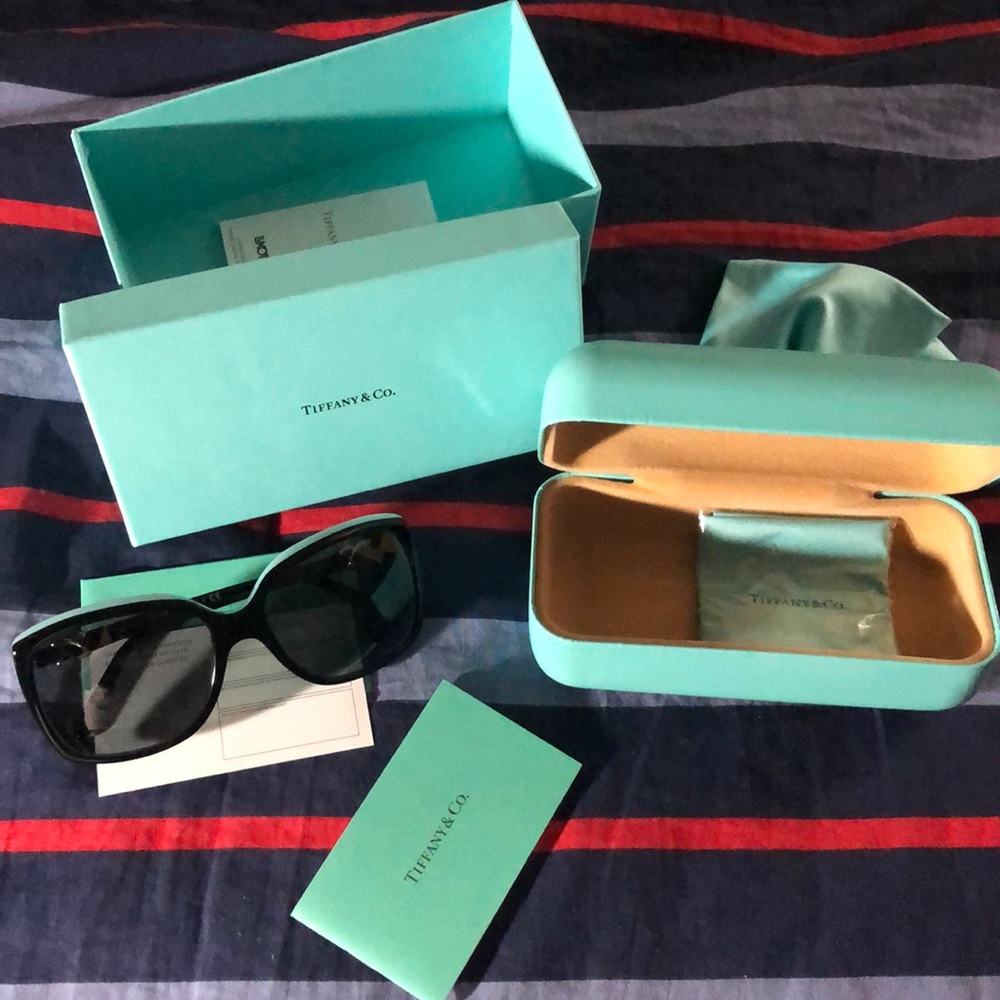 BRAND NEW TIFFANY SUNGLASSES